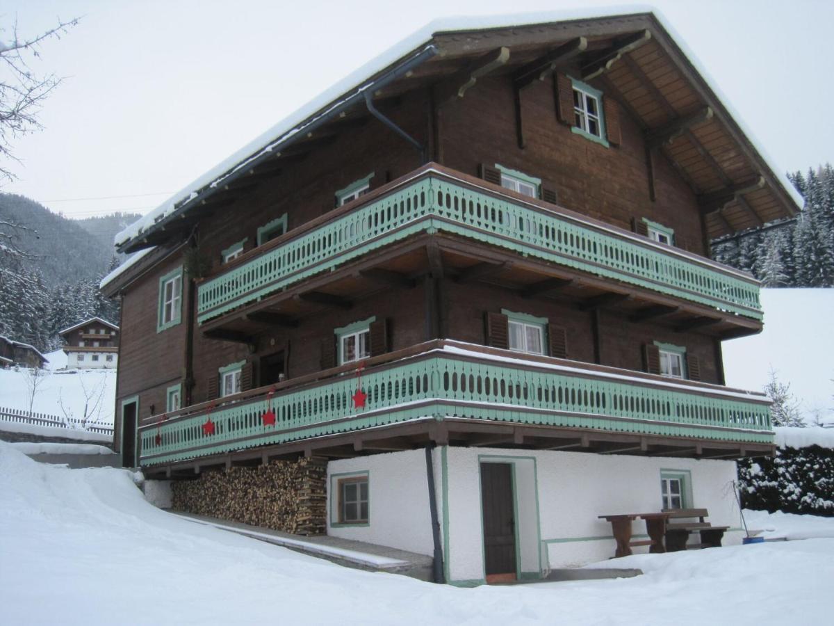 Austrian Chalet In Bramberg With Sauna ブラームベルク・アム・ヴィルトコーゲル エクステリア 写真